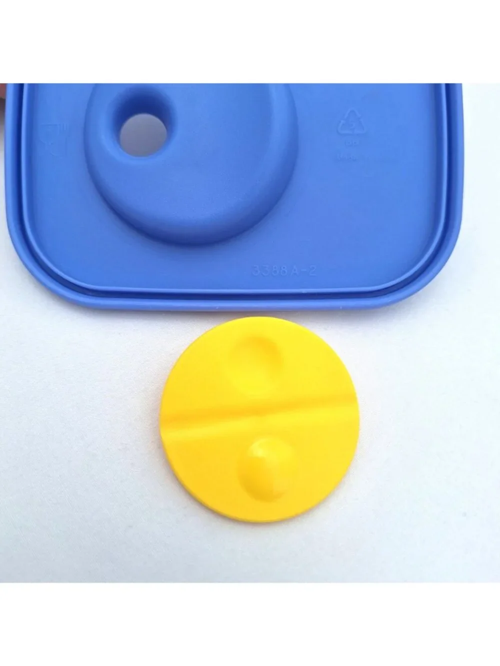 Tupperware Rock N Serve Blue Replacement Seal For 1 Cup Container Yellow Vent